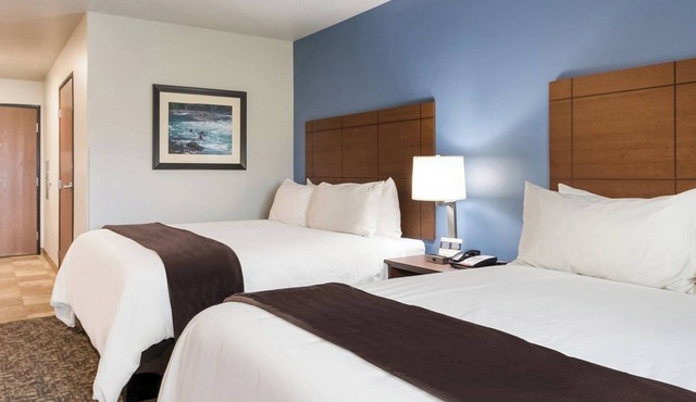 3 Units w/2 Queen Beds Each – Ideal for Family, Friends & Fun-Filled Adventure