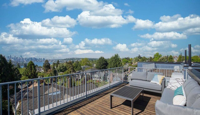 3BR 3BA Rooftop Patio with Waterview, Private Garden & Grill