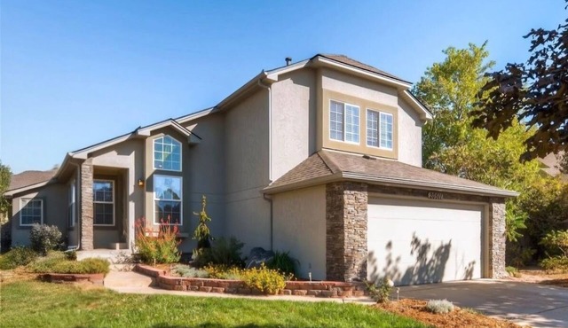 3BR Entire Home Near DIA and Golf Course Dog Friendly 1 Gig WiFi