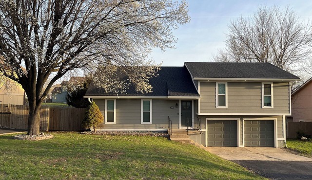 4 bedrooms plus an outdoor entertainment area. World Cup ready!