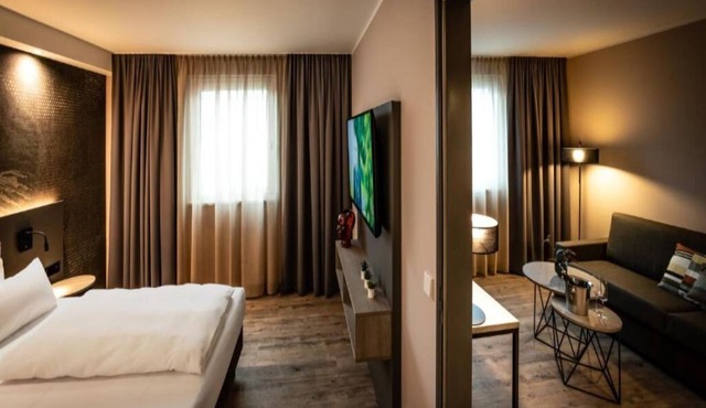 4 Sleek & Efficient Rooms Near Dining & Porsche Museum — Great Location! in Stuttgart