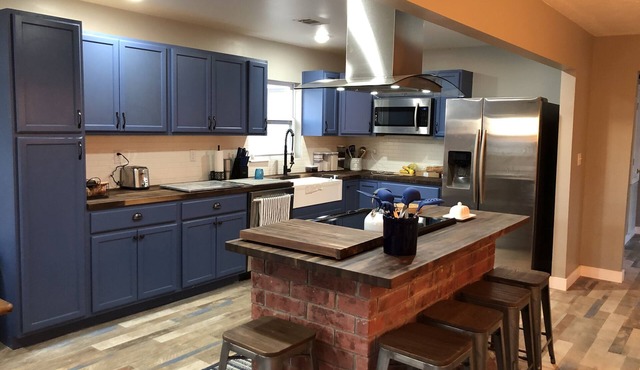 4BR, 4 Private Acres, Fire Pit, Near Buffalo River and Canoe Rentals