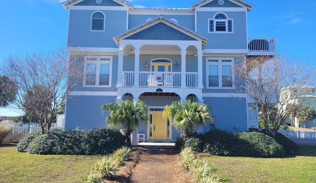 5 BR, 4.5 Bath, Private Pool, Sleeps 17.