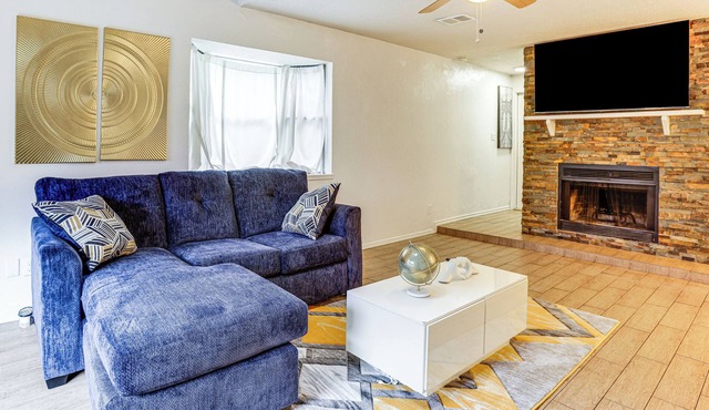 5 Mi to Westchase District: Houston Extended Stay