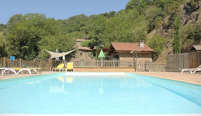 5 riverfront chalets with swimming pool in Ardoix
