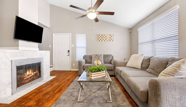 50% OFF The Executive`s Nest: 2BR Near Major Hubs