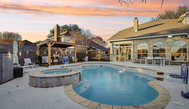 5BD/2.5BA Luxury Retreat with Pool, Gym & Games