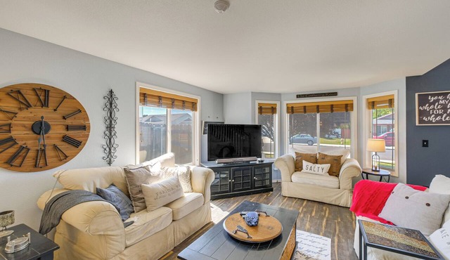 5BR Home Near Breweries Wineries Weddings and More