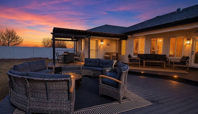 5BR Retreat Near Downtown | Pets OK | Sleeps 12