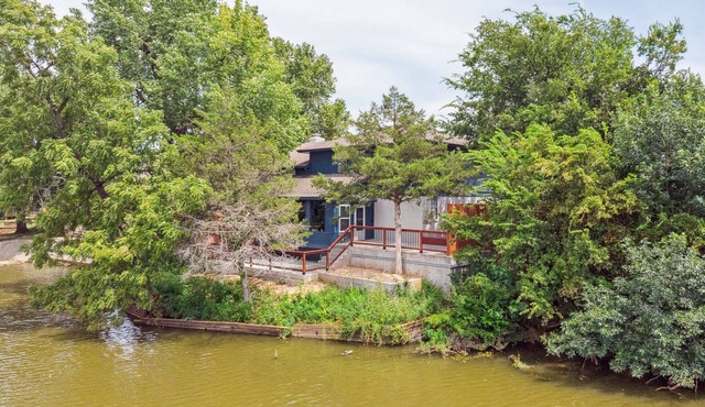 5BR Warr Acres home — hot tub, game room, pool table. Full kitchen. Sleeps 14. #Lake