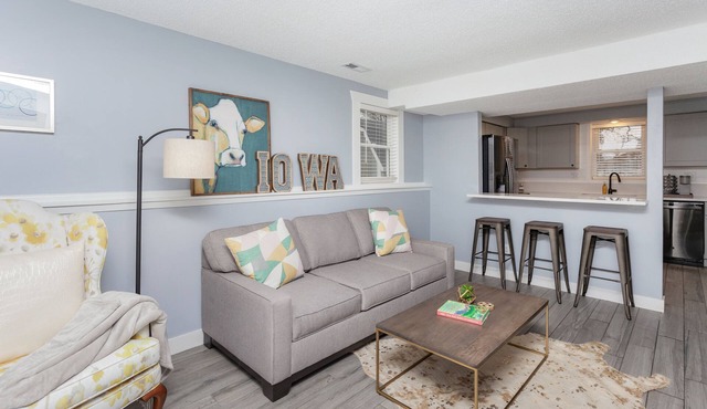 A Charming Home Minutes to Downtown, Zoo, & Airport with Hidden Reading Nook!