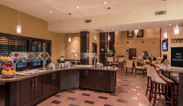 Accessible Queen Studio | Kitchen & Free Breakfast