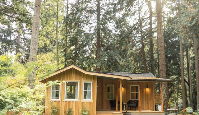 Adorable 1-bedroom cottage with AC on beautiful Bainbridge Island