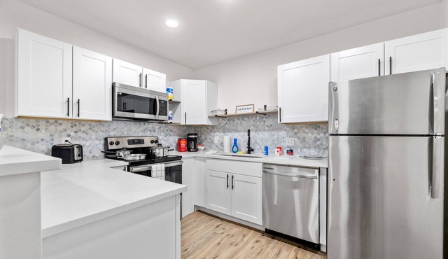 Adorable 2 Bed/1 Bath Condo near Lakewood