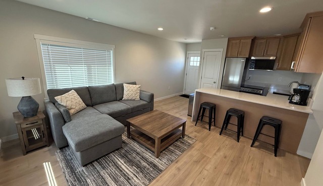 Adorable 2-bedroom furnished building with AC in Moses Lake