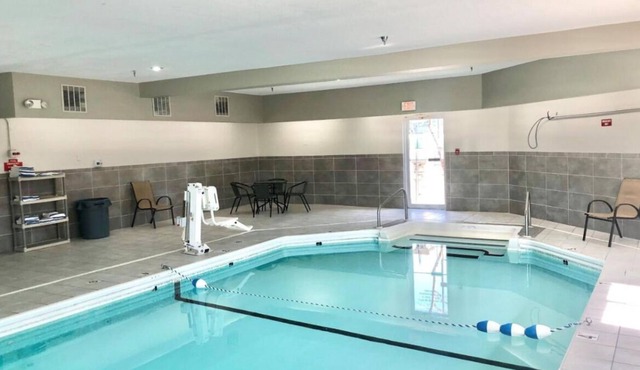 Affordability Meets Comfort! 4 Comfortable Units, Pool, Pets Allowed!