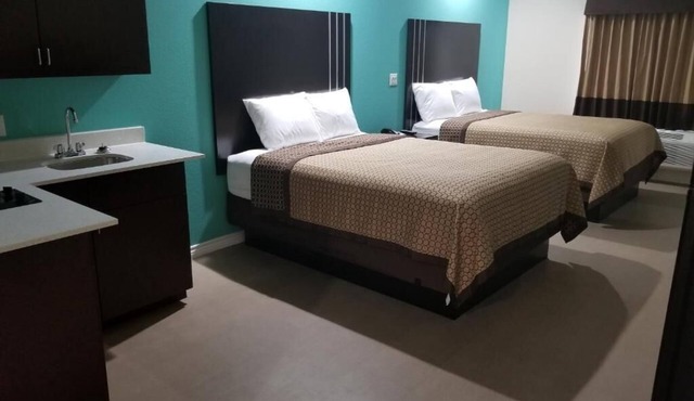 Affordable Room Perfect for Families, Equipped w/Kitchenette and Large Bathroom