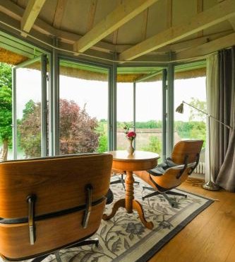 Apartment In A Thatched Cottage With Private Lake in Grebin