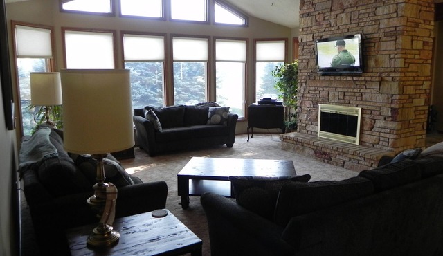 Aviator Dreams; Spacious Retreat Located On Small Local Airport