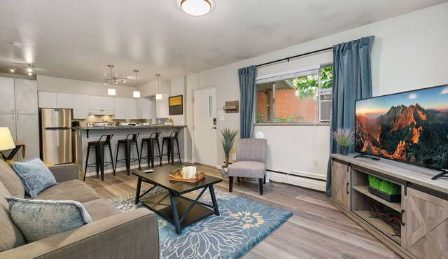 Azure Suite Walkable Old Town Condo w/Park View