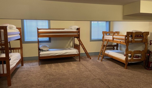 Barlow Manor ~ Perfect Reunion Home sleeps 26