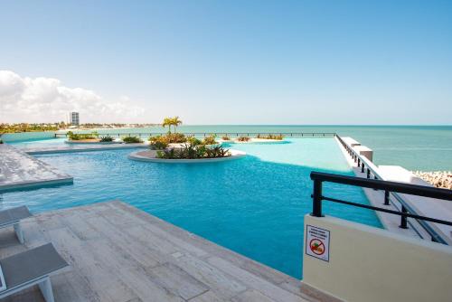 Beautiful 2BR Condo with unforgettable ocean views Yucalpeten Marina Resort in Progreso