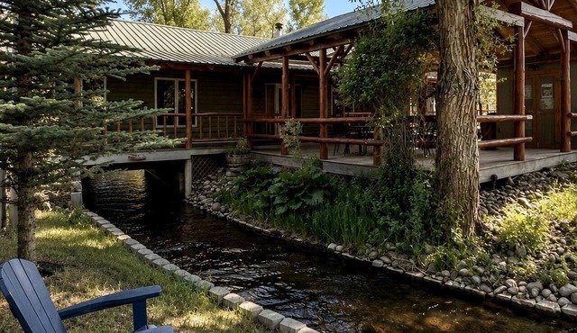 Beautiful Cabin Comfortable for Groups in Riverside, Wyoming