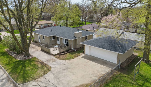 Beautiful home minutes from downtown!