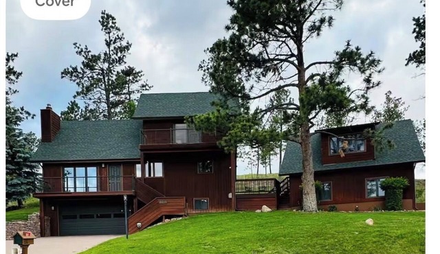 Beautiful Home W/Guest Home, sleeps 13 Bike Garage