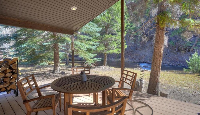 Between the Waters Cabin
