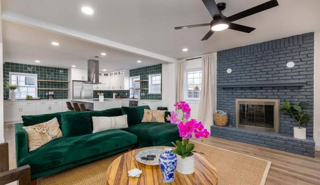 Big Beautiful Richardson Home for the Family!