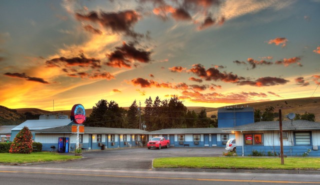 Blue Mountain Hotel