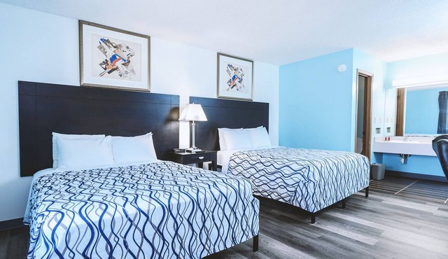 Blue Way Inn & Suites Wellington - 2 Queen Bed Non Smoking