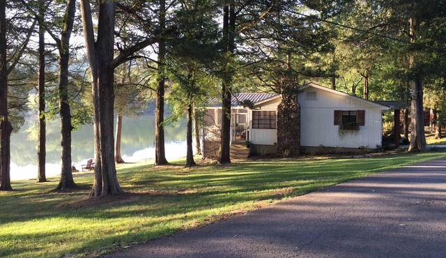 Bluebird Rest - Peaceful Lake Retreat