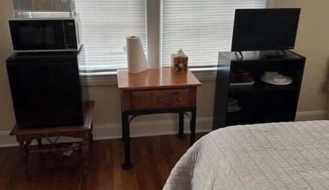 Boarder’s Room in Tyler’s Azalea District
