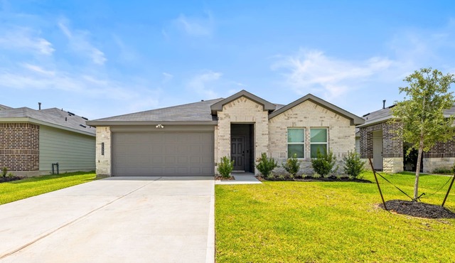 Brand-New 4BR Magnolia Retreat · Sleeps 8 · Fast WiFi · 30 Min to Woodlands