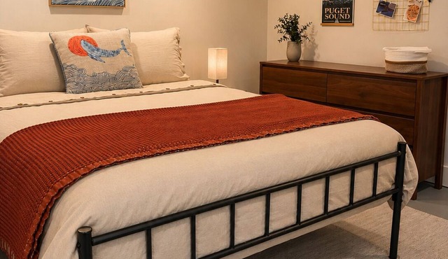 Bremerton Suite/5-Min Walk to PSNS/1,200 Sq Ft/Min 30 Days/Pet Friendly!