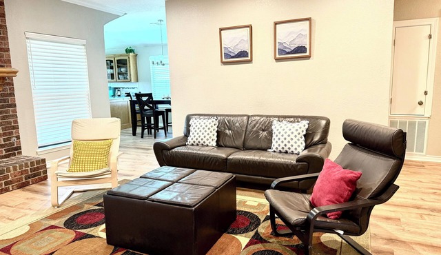 Briarcreek Comfort Home, Near OU, Garage, Quiet Neighborhood