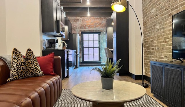 Brick & Bed Riverfront Lofts, T 410