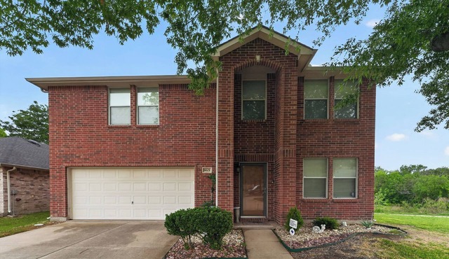 Bright, Fully Furnished Frisco Retreat