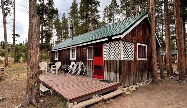 Cabin #5 Serene 2-bedroom rustic cabin in Gould, perfect for a peaceful getaway.