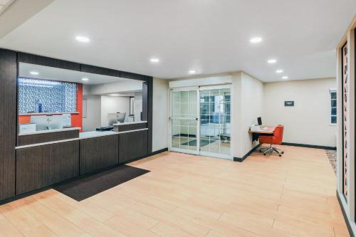 Candlewood Suites - Topeka West by IHG