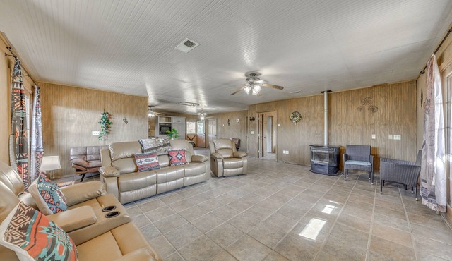 Capitan Vacation Rental w/Grill, Near Ruidoso!