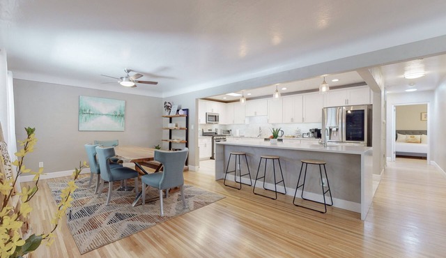 CasaDeRita Luxury Home near UNM!