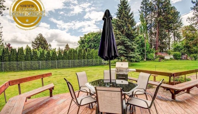 Central AC-Huge Fenced Bkyrd-15 Min 2 Dwntwn-Luxe Bthrm-arcade-Eco Clean