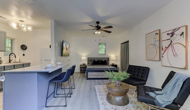 Central | Bright & Modern | Cooper Young