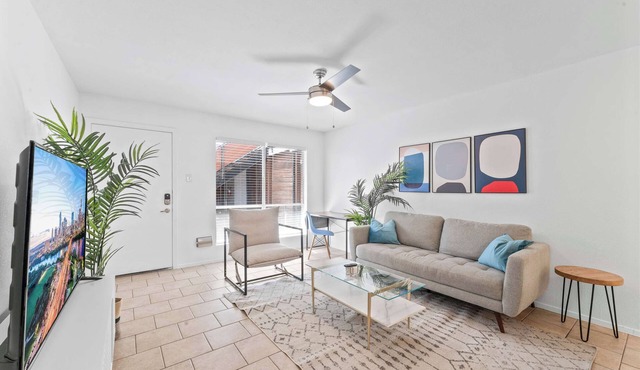 Central Hyde Park 2BR/2BA close to UT,Moody Center in Austin