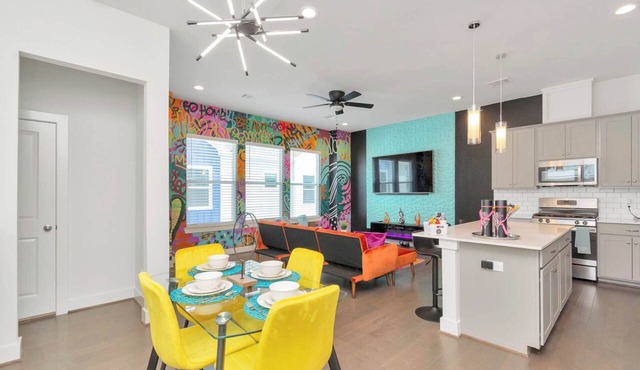 Centrally Located Luxury Townhome in Houston
