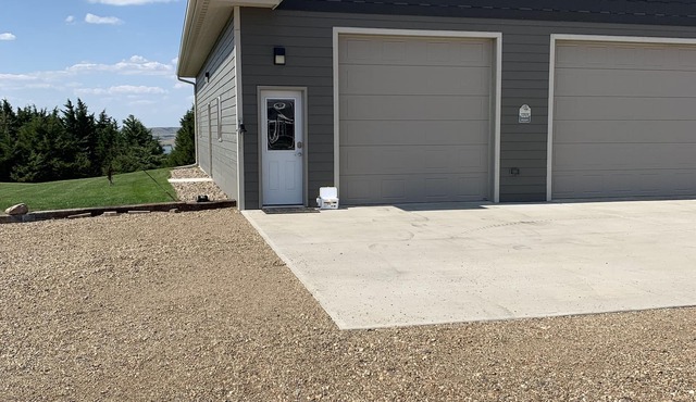 Chamberlain 2 Bedroom Cabin, Sleeps 4-6, Great View, Boat/Camper Parking, Quiet