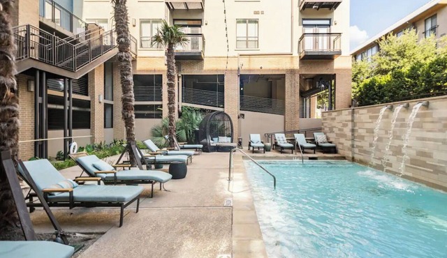 Charming 1,100 sq. ft. apt